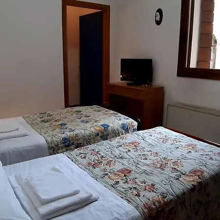 Casa Santa Caterina E Sant Antonio 3* פאדובה