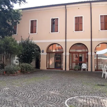 Casa Santa Caterina E Sant Antonio בית הארחה 3*