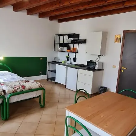 Casa Santa Caterina E Sant Antonio 3* פאדובה